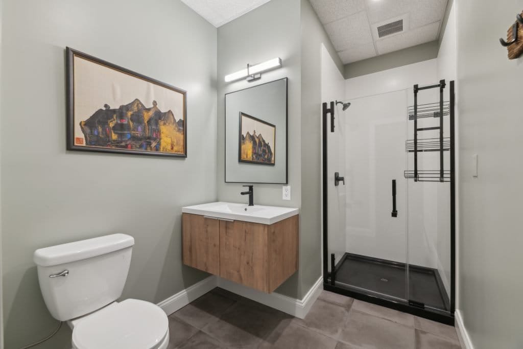 01-1702 Lovering Ave1